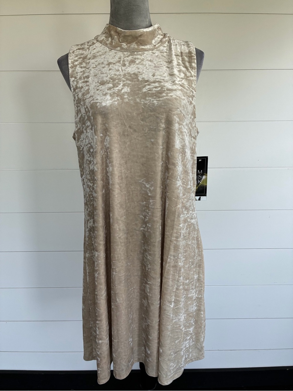 MSK Sleeveless Velvet Mock-Neck Swing Dress in Champagne Beige Sz XL NWT/0395